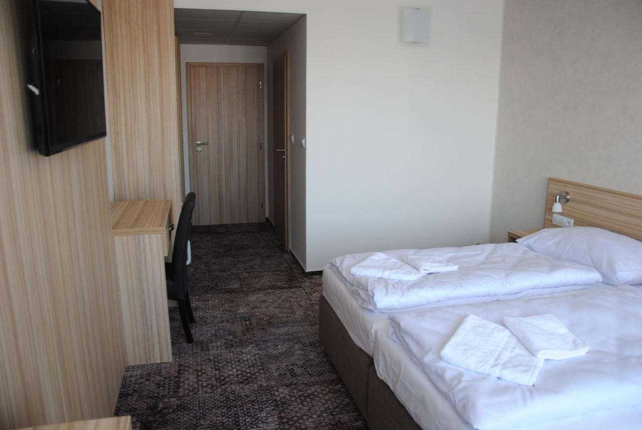 Hotel Labe Pardubice Exterior photo
