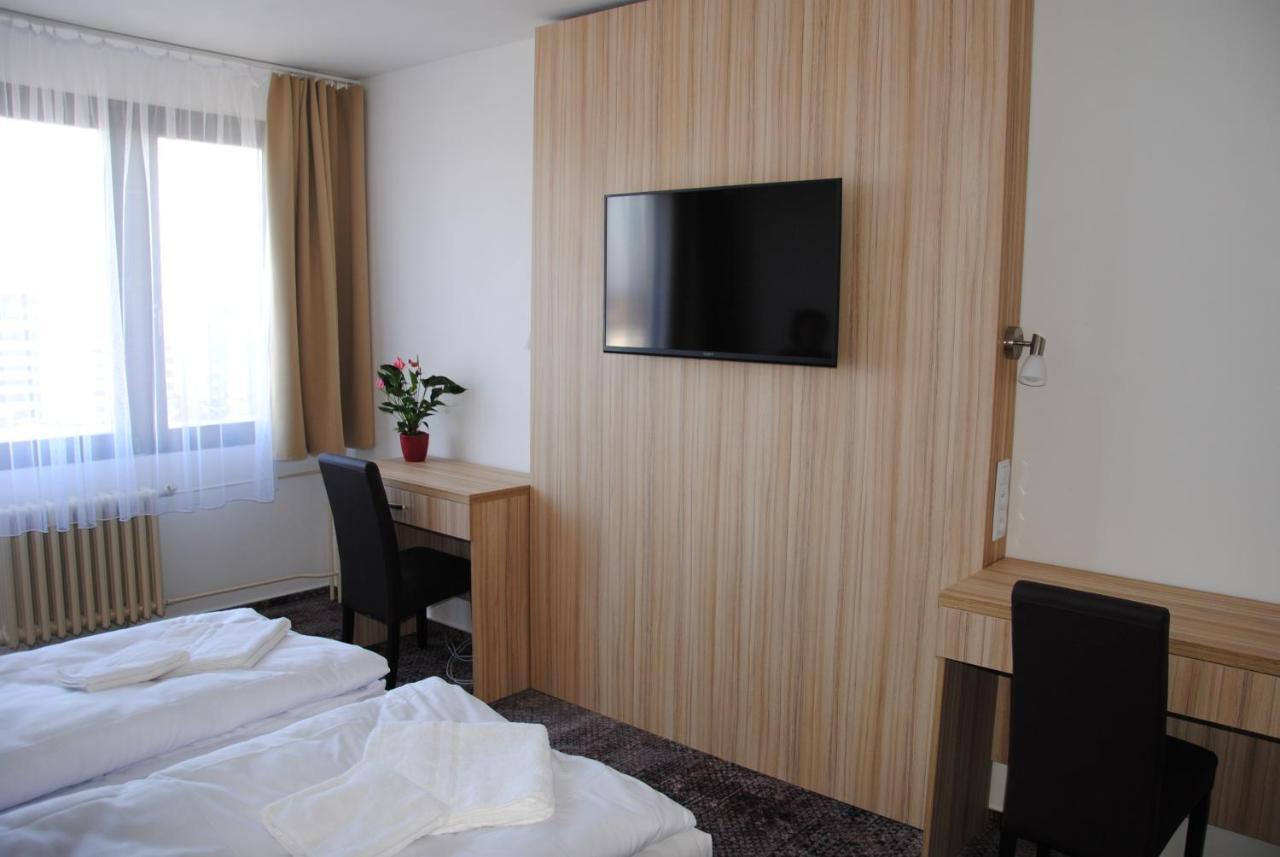Hotel Labe Pardubice Exterior photo